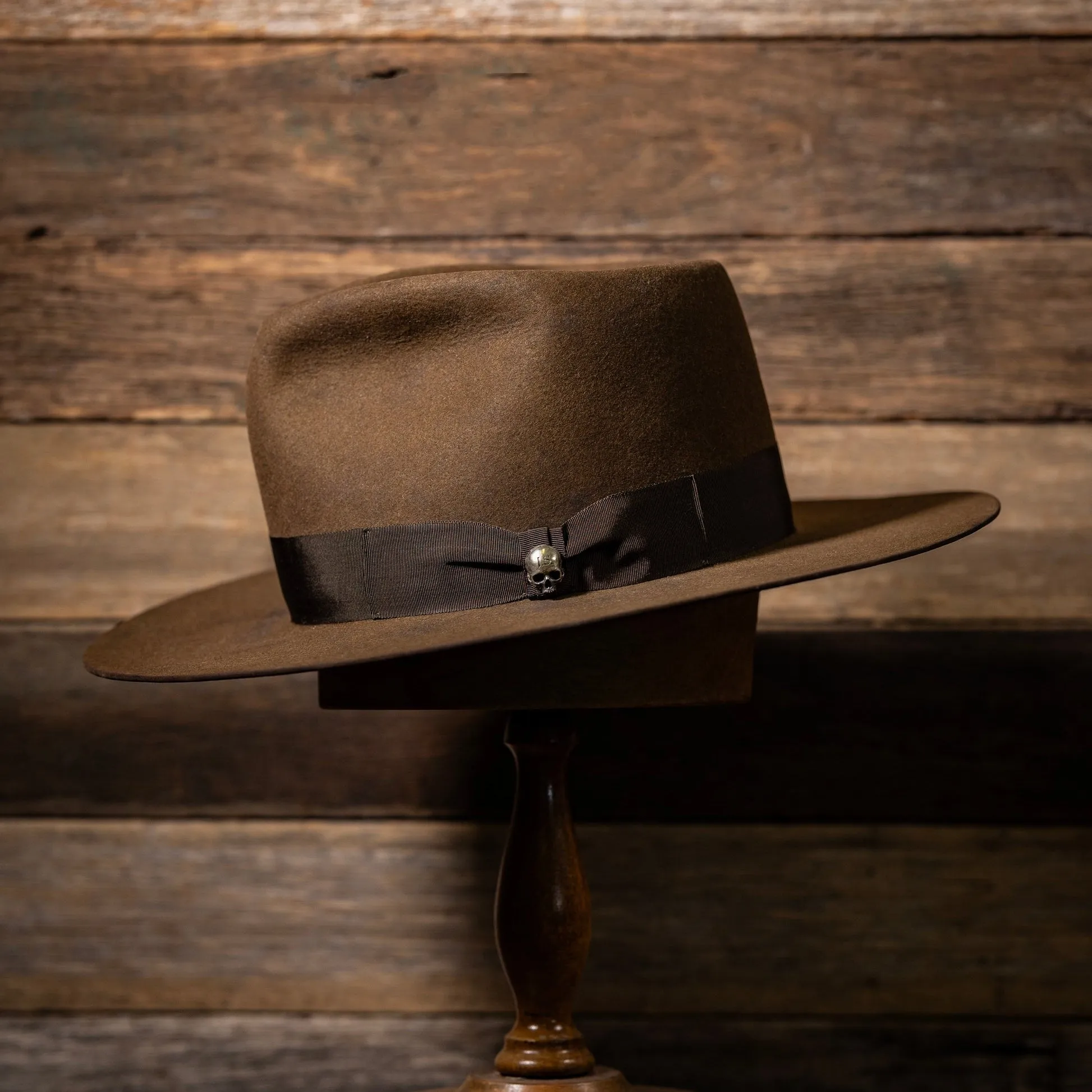 Chic Felt Fedora-Brown
