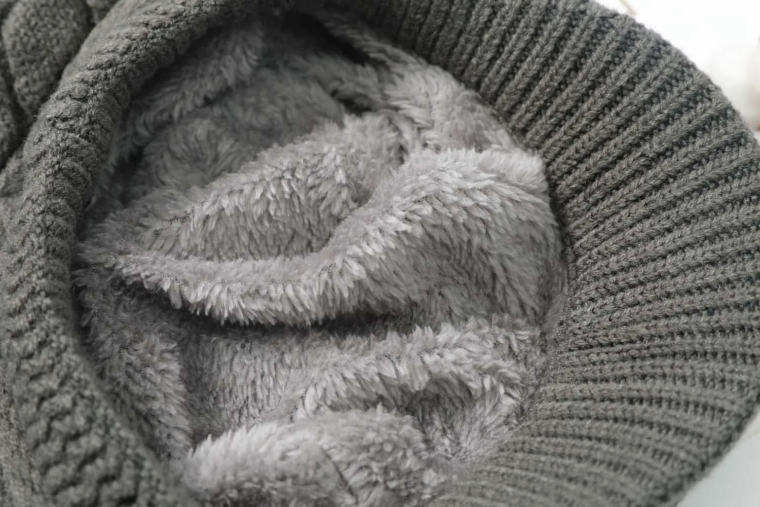 HINDAWI Women Winter Warm Knit Hat Wool Snow Ski Caps with Visor